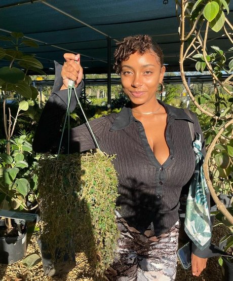 Naakte gelekte OnlyFans-foto van Plantbae