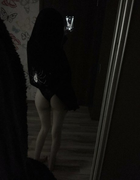 Naakte gelekte OnlyFans-foto van Muselessbeauty