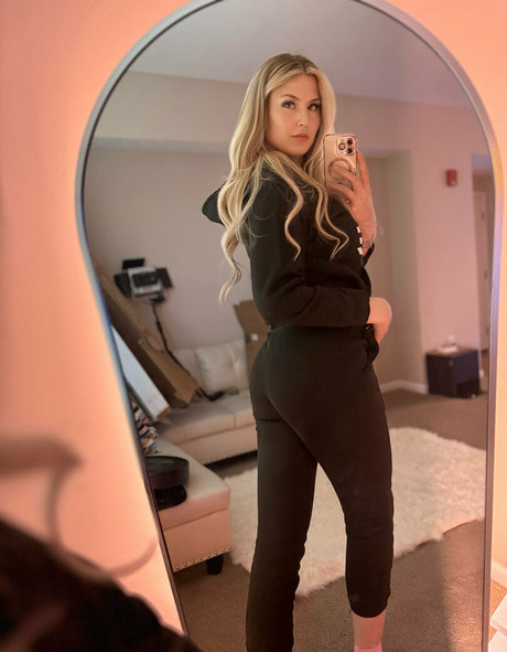 Naakte gelekte OnlyFans-foto van Kloebby