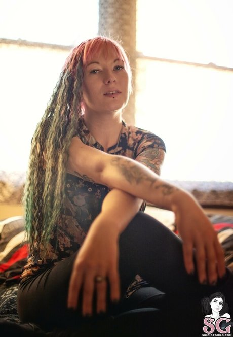 Naakte gelekte OnlyFans-foto van Venomousrose