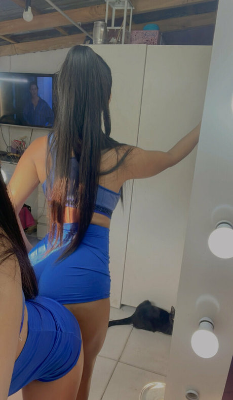 Naakte gelekte OnlyFans-foto van Dulcepriinces