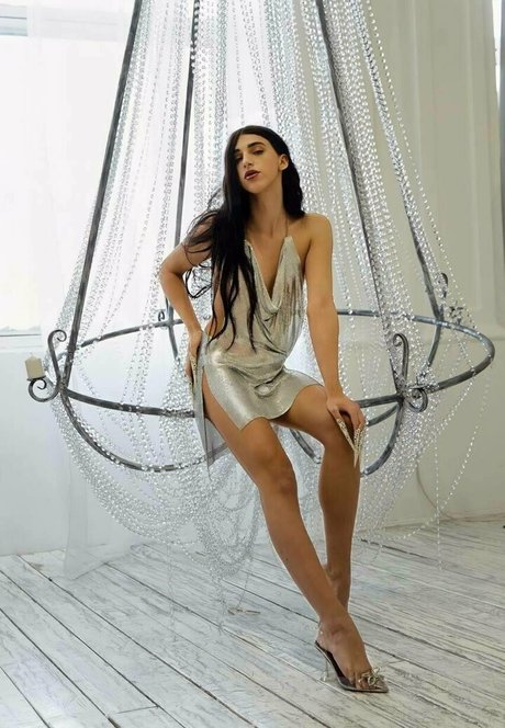 Naakte gelekte OnlyFans-foto van Theginadivine