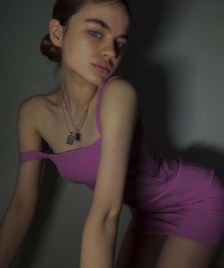 Naakte gelekte OnlyFans-foto van Veronika Hanberg