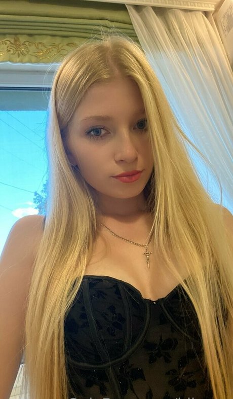 Naakte gelekte OnlyFans-foto van Bilyavamusic