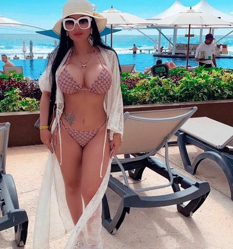 Naakte gelekte OnlyFans-foto van Ana Paulo Oliveira Influencer Milf