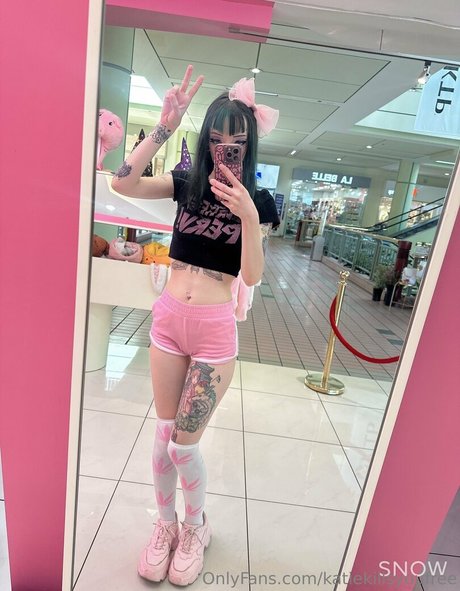 Naakte gelekte OnlyFans-foto van Katiekillsyoufree