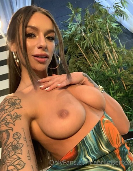 Naakte gelekte OnlyFans-foto van Aprilolsenxxx