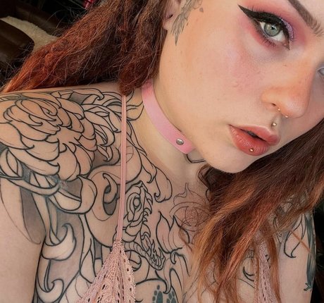 Naakte gelekte OnlyFans-foto van Nivashiroth