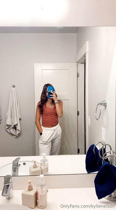 Naakte gelekte OnlyFans-foto van Kylienelson