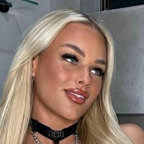 Naakte gelekte OnlyFans-foto van Sierra Phillips