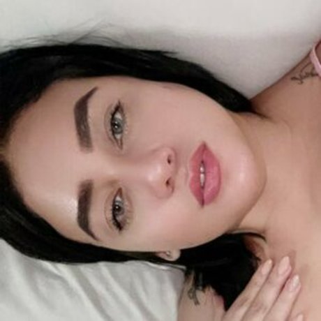 Naakte gelekte OnlyFans-foto van Shersolangel