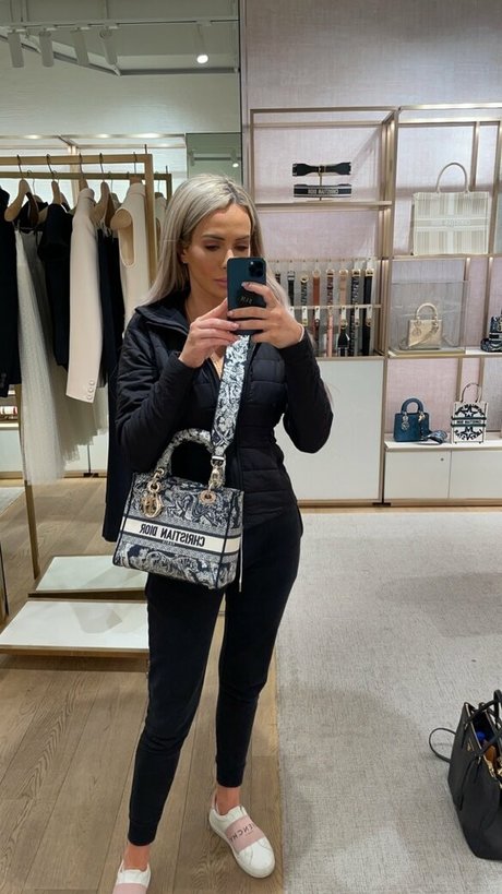 Naakte gelekte OnlyFans-foto van Stacey Hampton