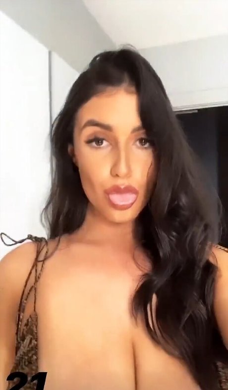 Naakte gelekte OnlyFans-foto van Darcy Buchan