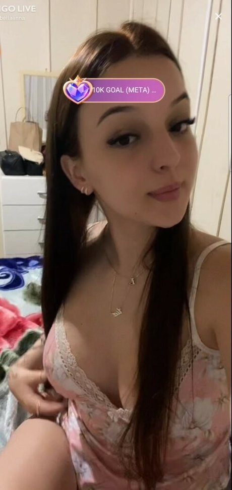 Naakte gelekte OnlyFans-foto van Bellalinna