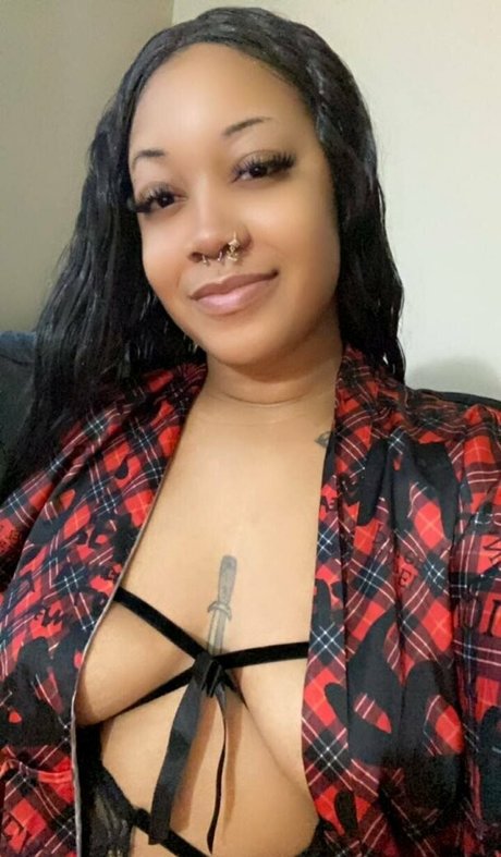 Naakte gelekte OnlyFans-foto van Lilawatersfree