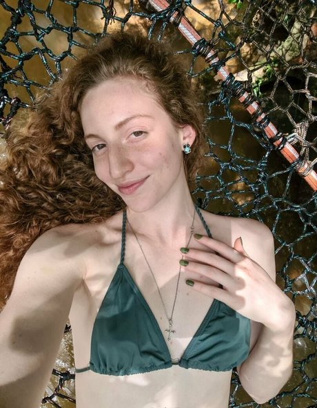 Naakte gelekte OnlyFans-foto van Laviniatiburski