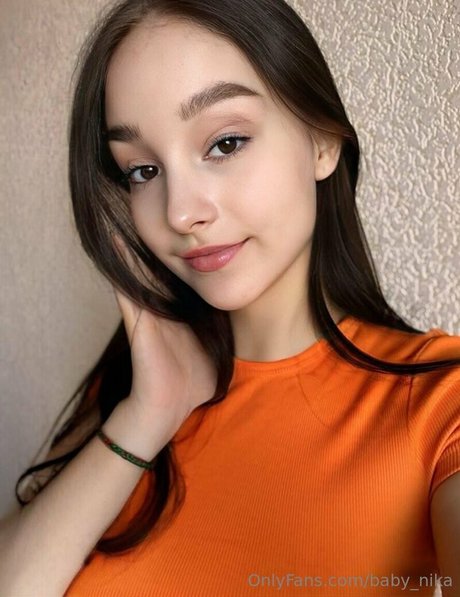 Naakte gelekte OnlyFans-foto van Babynika