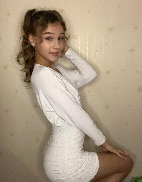 Naakte gelekte OnlyFans-foto van Babynika