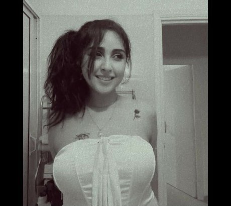 Naakte gelekte OnlyFans-foto van Mimita03 Meryam