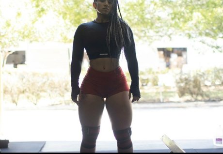 Naakte gelekte OnlyFans-foto van Poofballdemon