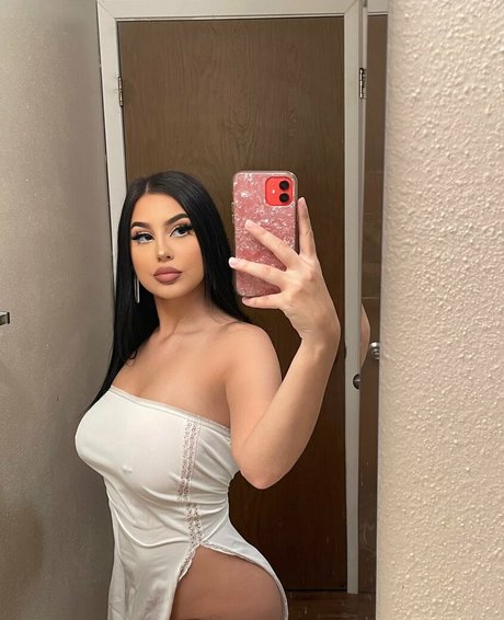 Naakte gelekte OnlyFans-foto van Kaleigh Strother