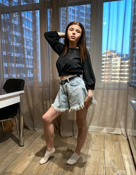 Naakte gelekte OnlyFans-foto van Yourbaby18ye