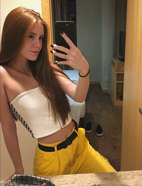 Naakte gelekte OnlyFans-foto van Amandinhaad Br