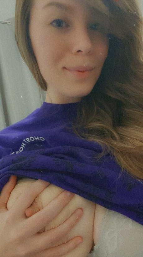 Naakte gelekte OnlyFans-foto van Jessicamooreofficial