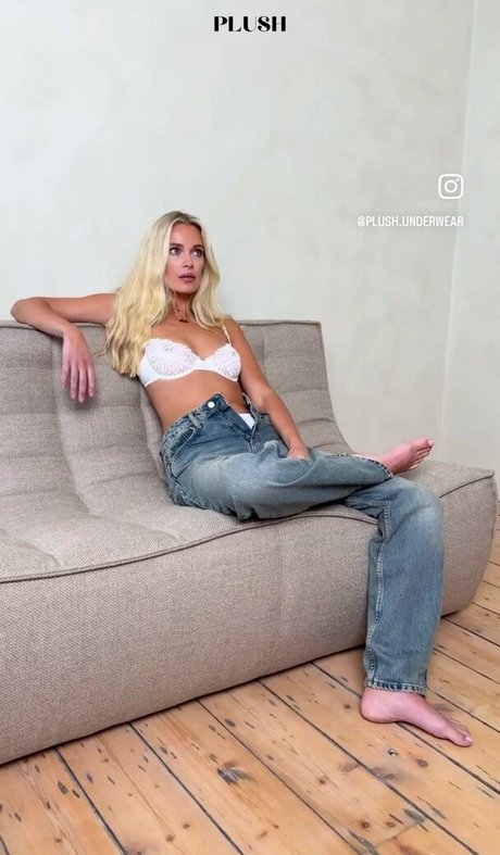 Naakte gelekte OnlyFans-foto van Danni Wells