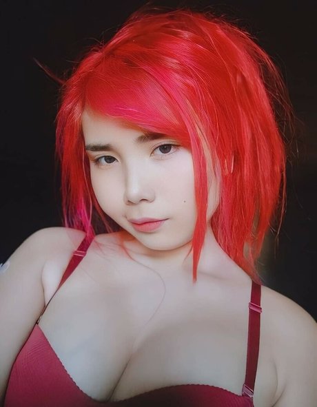Naakte gelekte OnlyFans-foto van Kimlili
