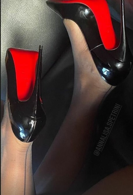 Naakte gelekte OnlyFans-foto van Annalisa Spetrini