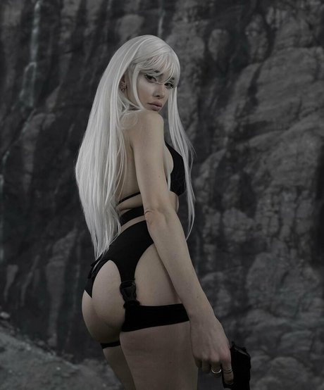 Naakte gelekte OnlyFans-foto van Narcellie Dover