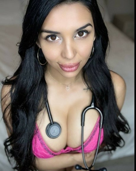 Naakte gelekte OnlyFans-foto van Camilavalentinaxo