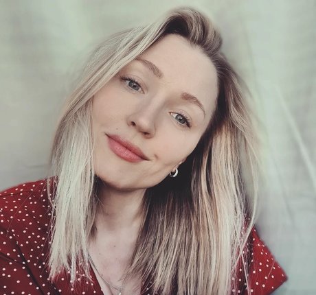 Naakte gelekte OnlyFans-foto van Elinasky