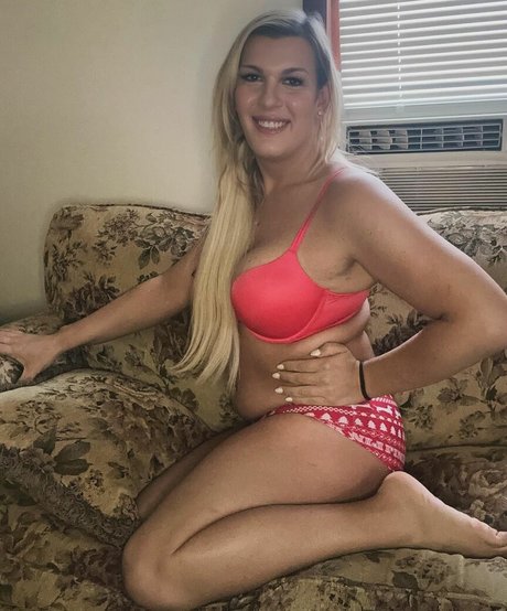 Naakte gelekte OnlyFans-foto van Rachel Doese