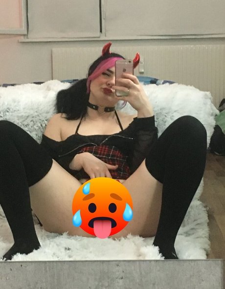 Naakte gelekte OnlyFans-foto van Chiawara