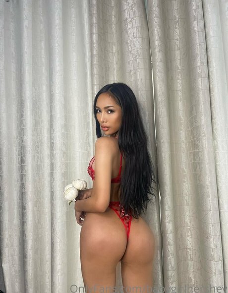 Naakte gelekte OnlyFans-foto van Babygirl Hershey