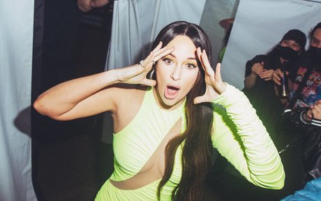 Naakte gelekte OnlyFans-foto van Kacey Musgraves