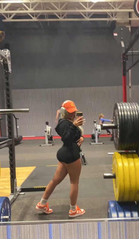 Naakte gelekte OnlyFans-foto van Gianna Malave