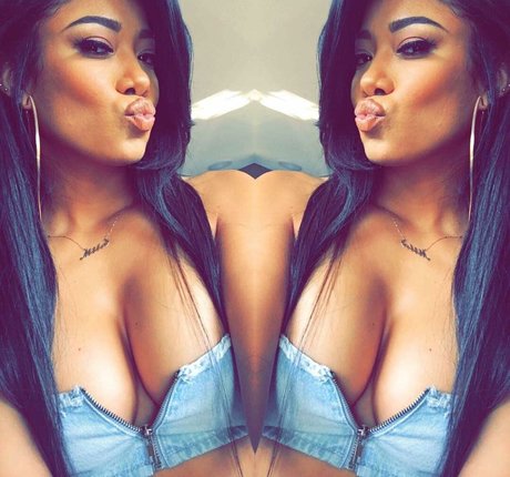 Naakte gelekte OnlyFans-foto van Milaj