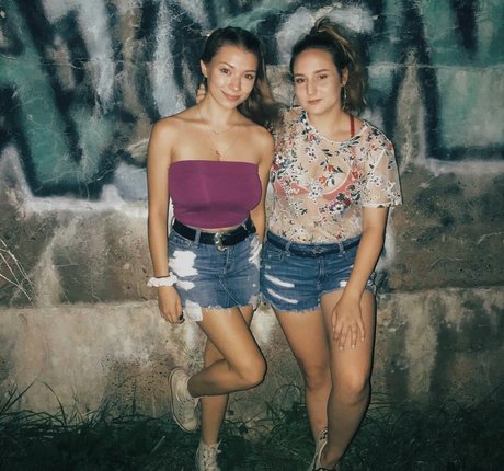 Naakte gelekte OnlyFans-foto van Sara Brooks