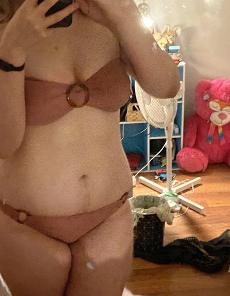 Naakte gelekte OnlyFans-foto van Frozencherry