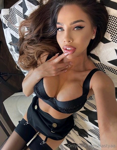 Naakte gelekte OnlyFans-foto van Nastyaa