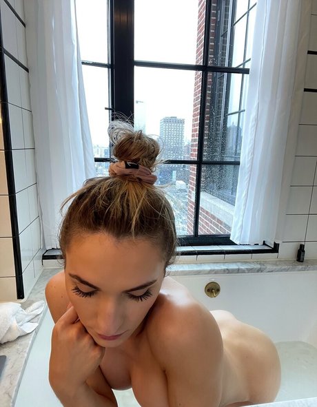 Naakte gelekte OnlyFans-foto van Sammy Taylor