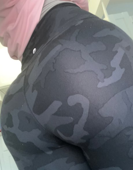 Naakte gelekte OnlyFans-foto van Lululemonqueen