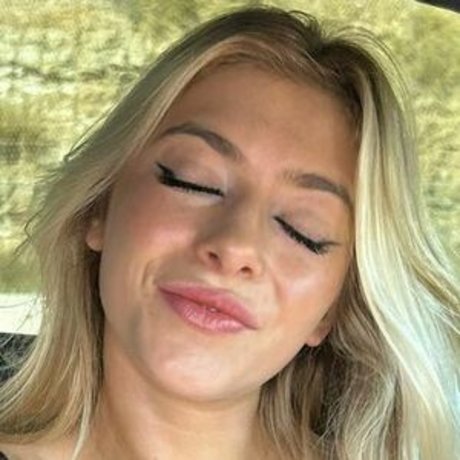 Naakte gelekte OnlyFans-foto van Rileymaelewis