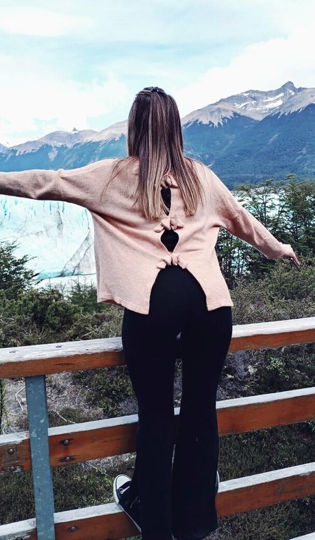 Naakte gelekte OnlyFans-foto van Gatalina11