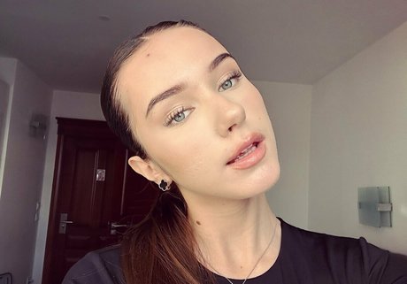 Naakte gelekte OnlyFans-foto van Alisagreyvip