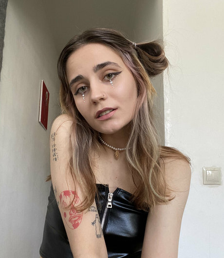 Naakte gelekte OnlyFans-foto van Musemaria