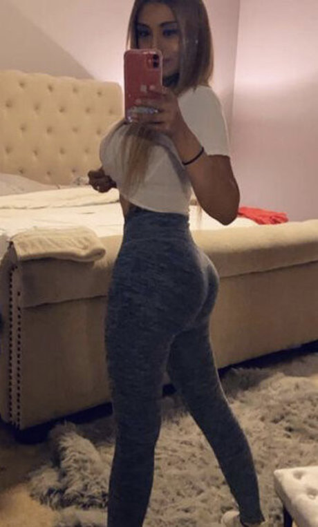 Naakte gelekte OnlyFans-foto van Sekzzibunnie